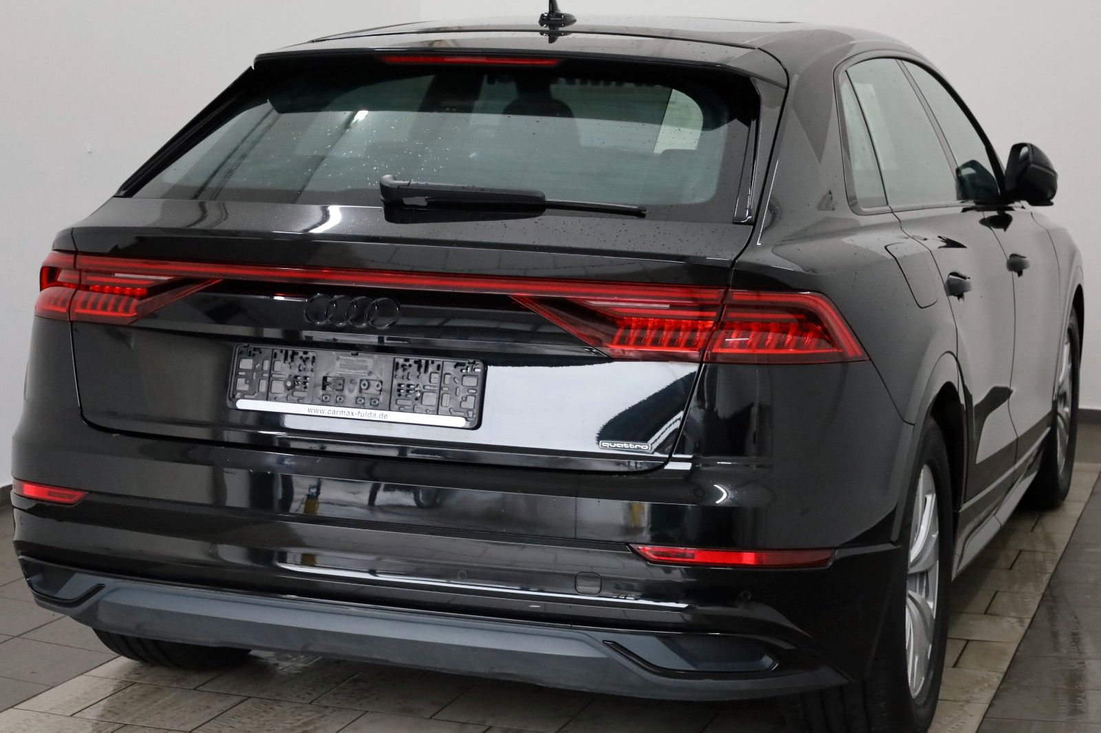 Fahrzeugabbildung Audi Q8 55 TFSI quattro, Navi,SH,Kamera,Panorama,B&O