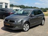 Volkswagen Polo V Life / 1. Hand / Parkhilfe - Volkswagen Polo aus 2013 mit Benzin-Antrieb: Kleinwagen