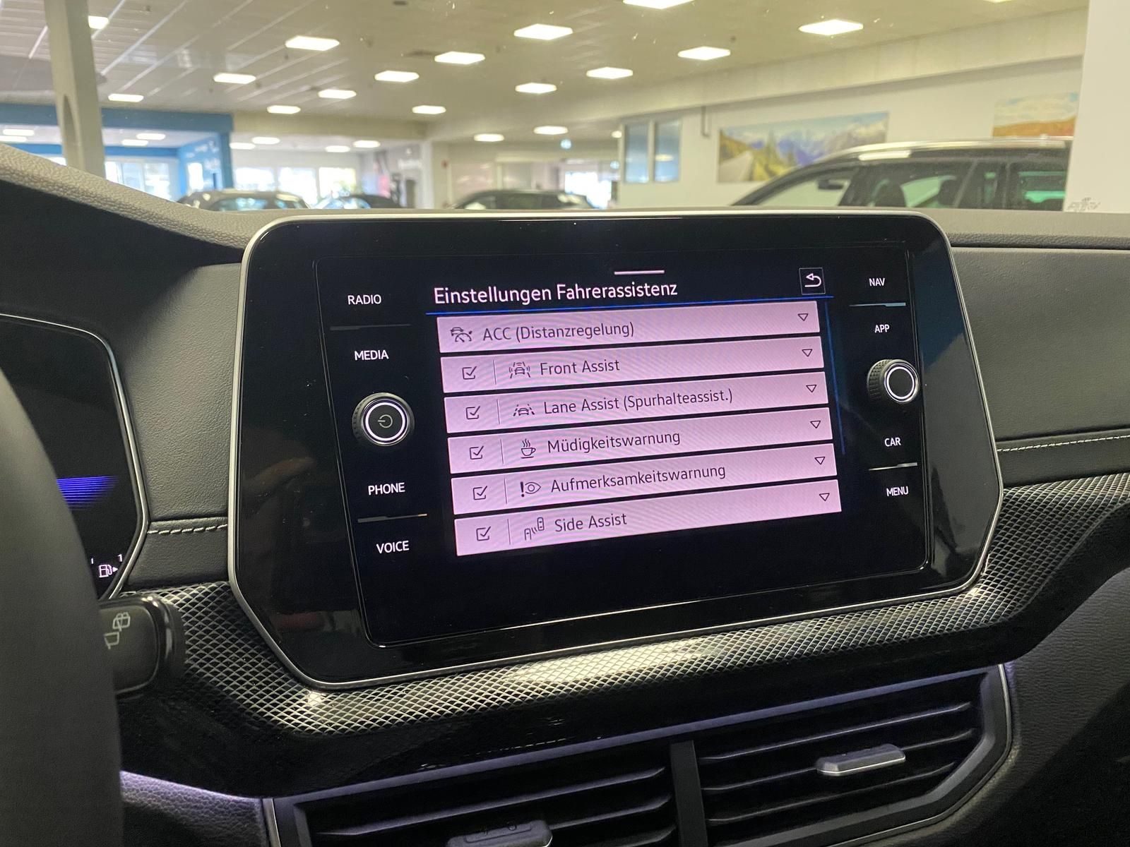 Fahrzeugabbildung Volkswagen T-Cross 1.0 TSI DSG R-Line BLACKSTYLE+MATRIX+AHK