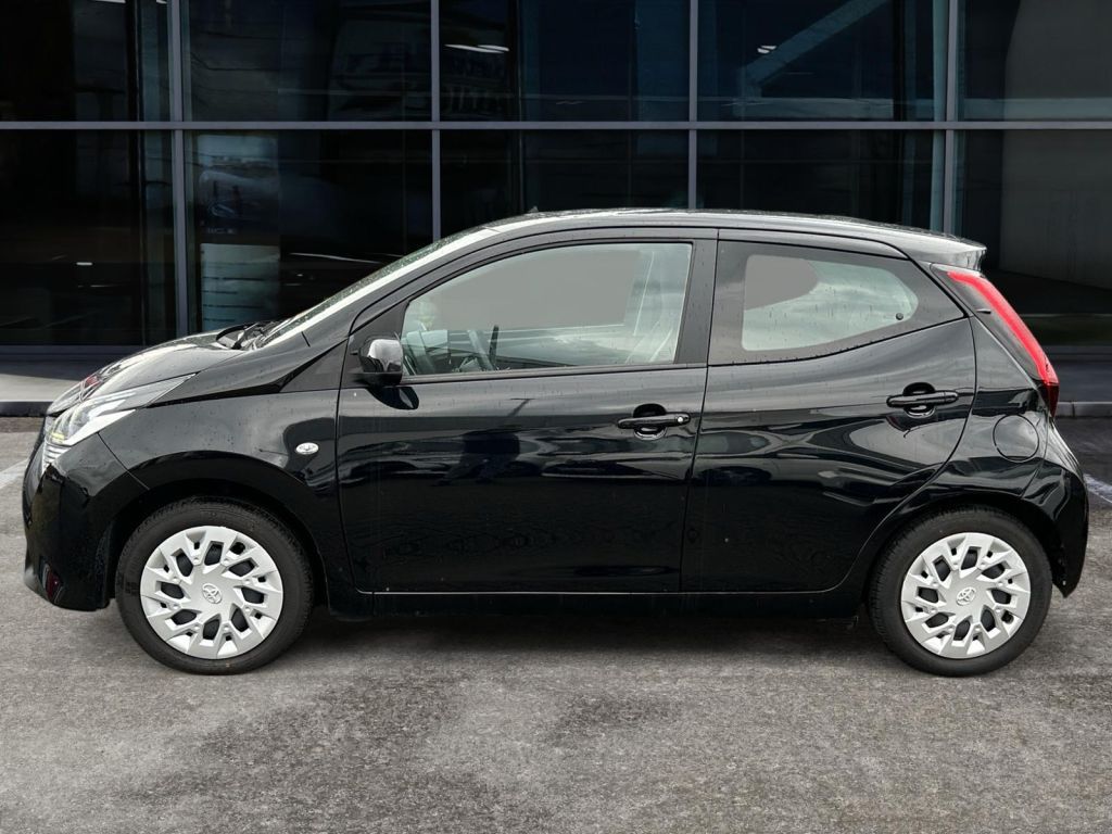 Fahrzeugabbildung Toyota Aygo x-play club