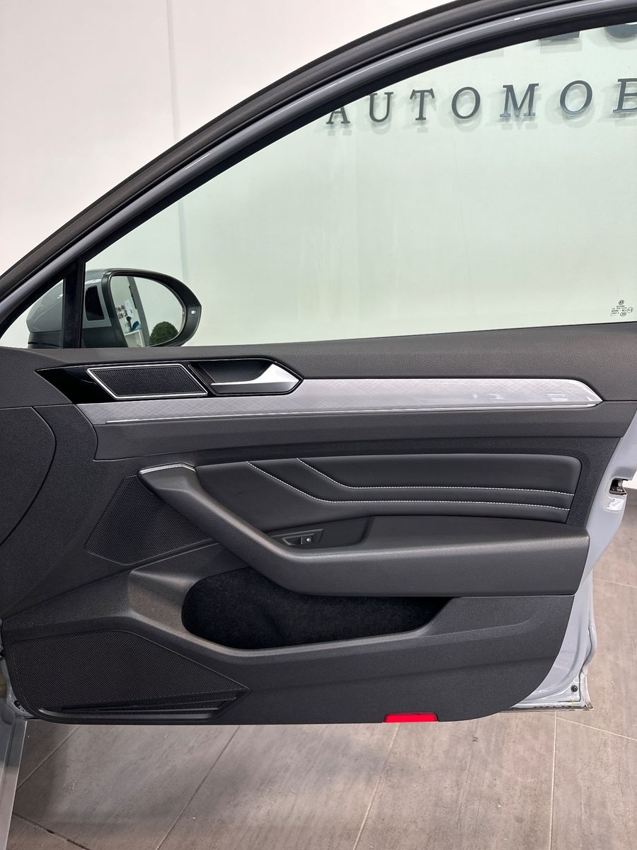 Fahrzeugabbildung Volkswagen Passat Variant GTE NAV+IQ-LIGHT+ACC+KAMERA+AHK
