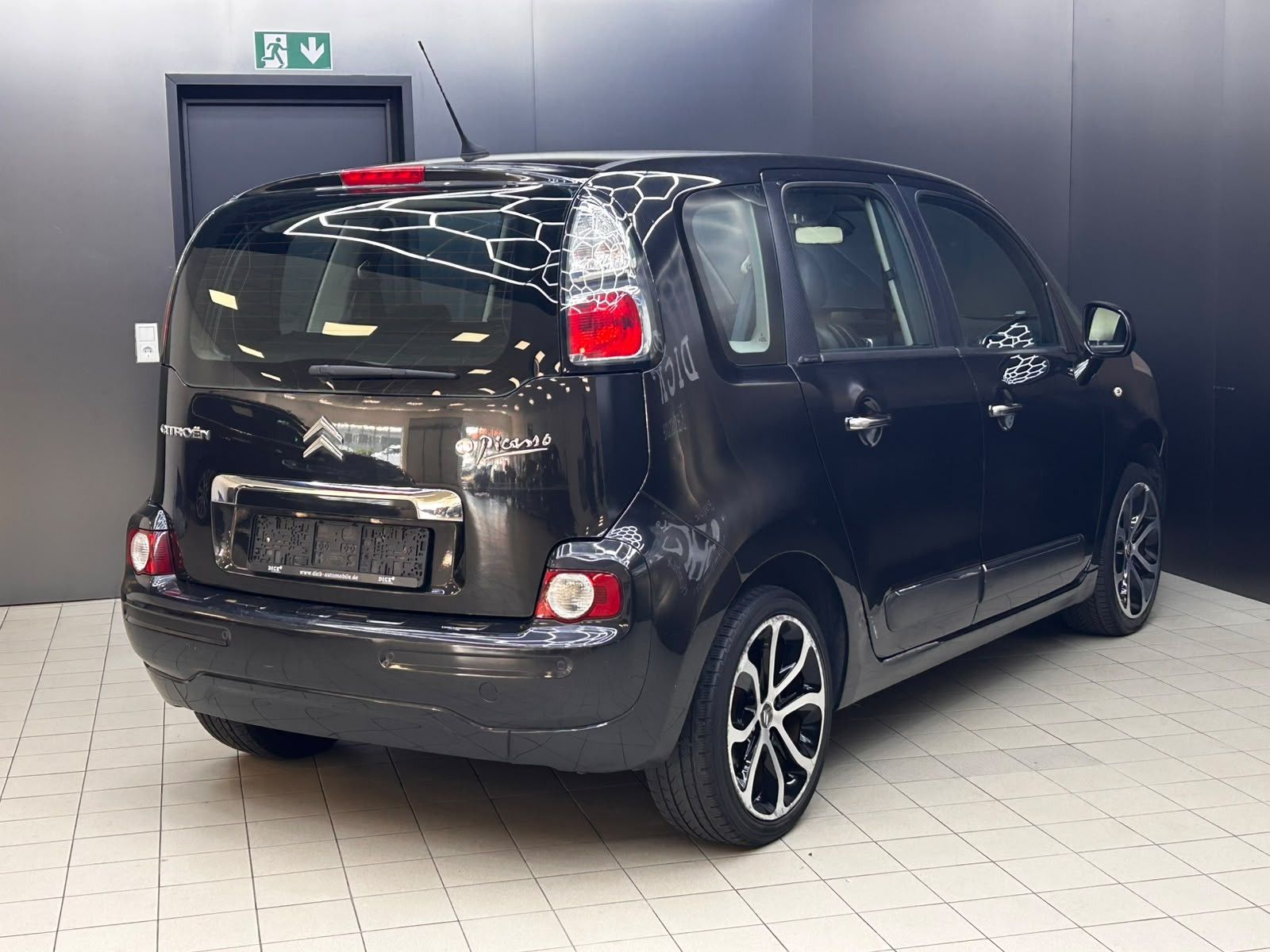 Fahrzeugabbildung Citroën C3 Picasso Exclus Black-Paket GEPFLEGT+NAVI+TÜV