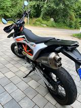 KTM SMC 690 R mit Akrapovice - KTM 690 SM
