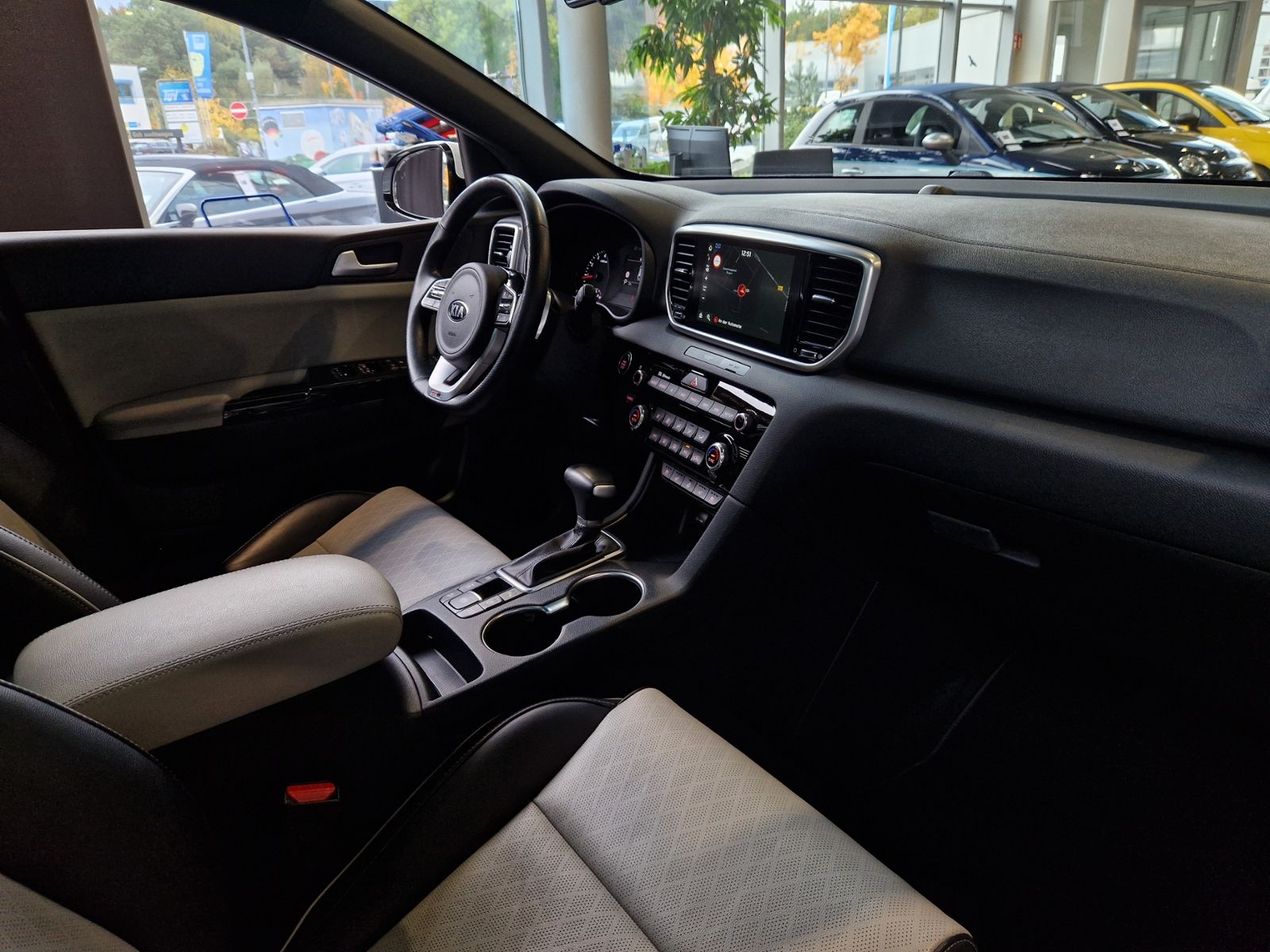 Fahrzeugabbildung Kia Sportage GT-Line 4WD PANO 360° LED