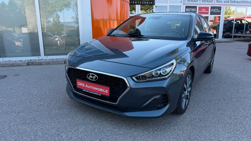 HYUNDAI i30 - i30 YES! Plus/Kamera/Navi/LED/SHZ