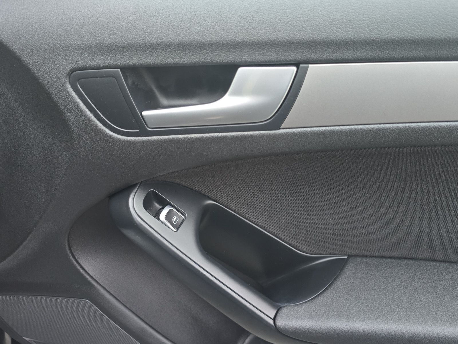 Fahrzeugabbildung Audi A5 Sportback 2.0 TDI S-LINE PDC+AHK+KLIMA