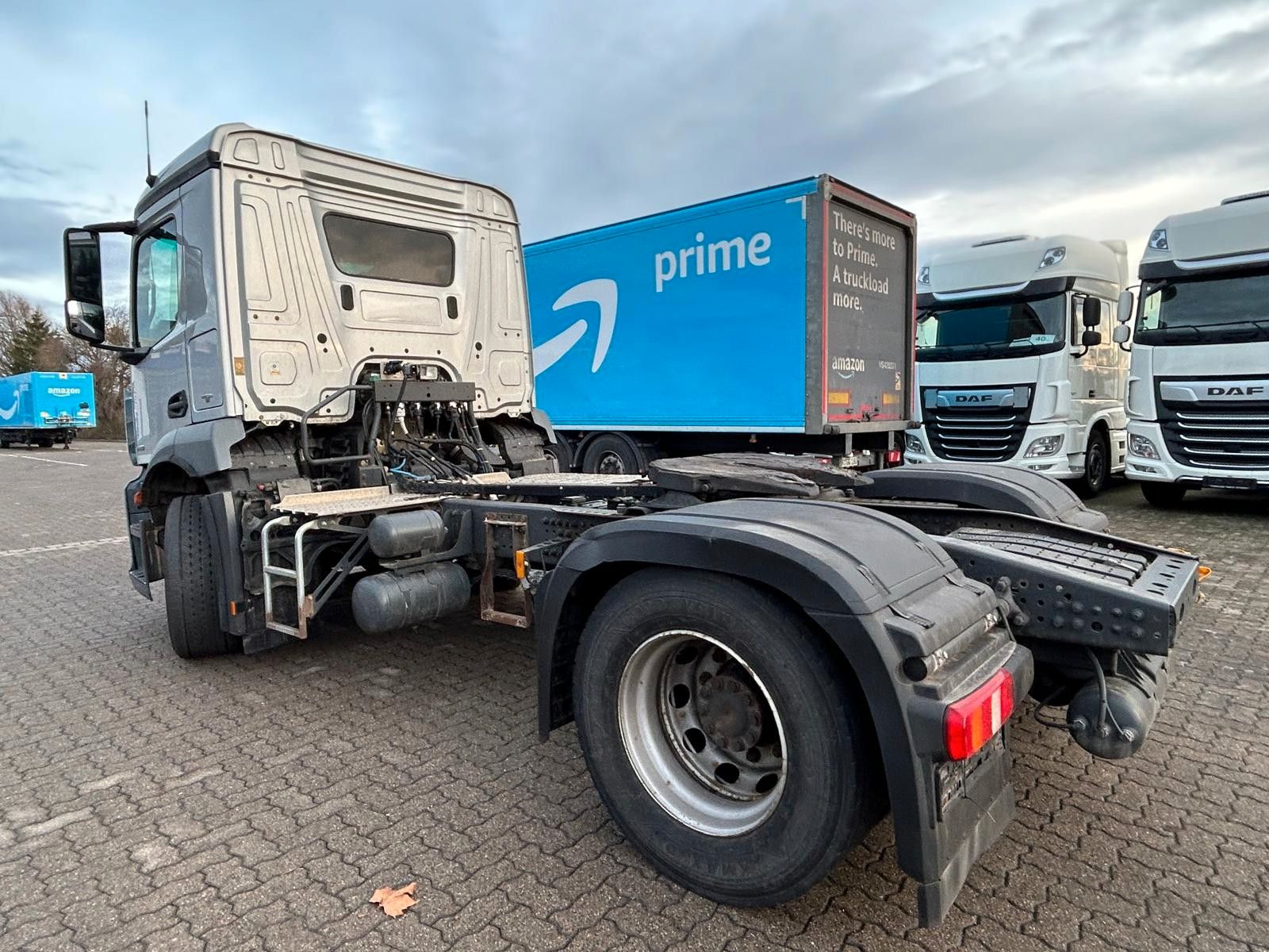 Fahrzeugabbildung Mercedes-Benz 1840 L Antos mit 2-Achs Kühlauflieger