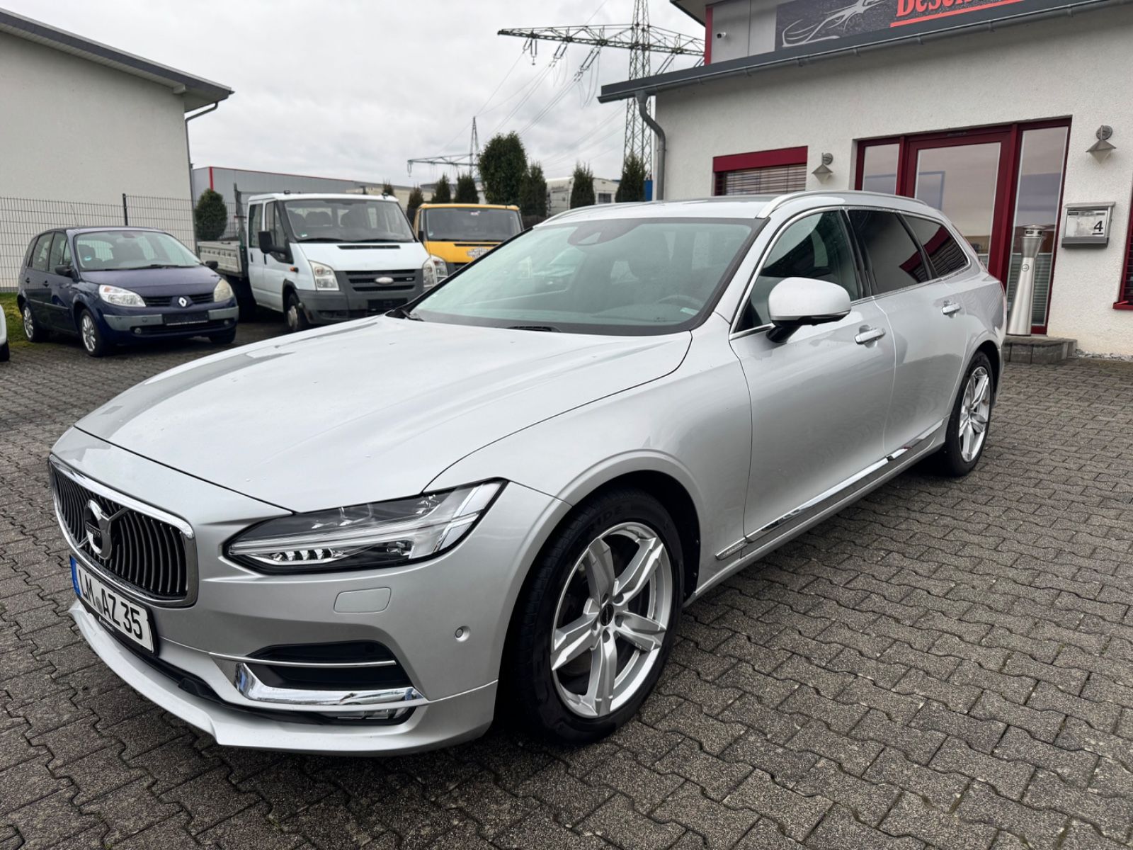 VOLVO V90