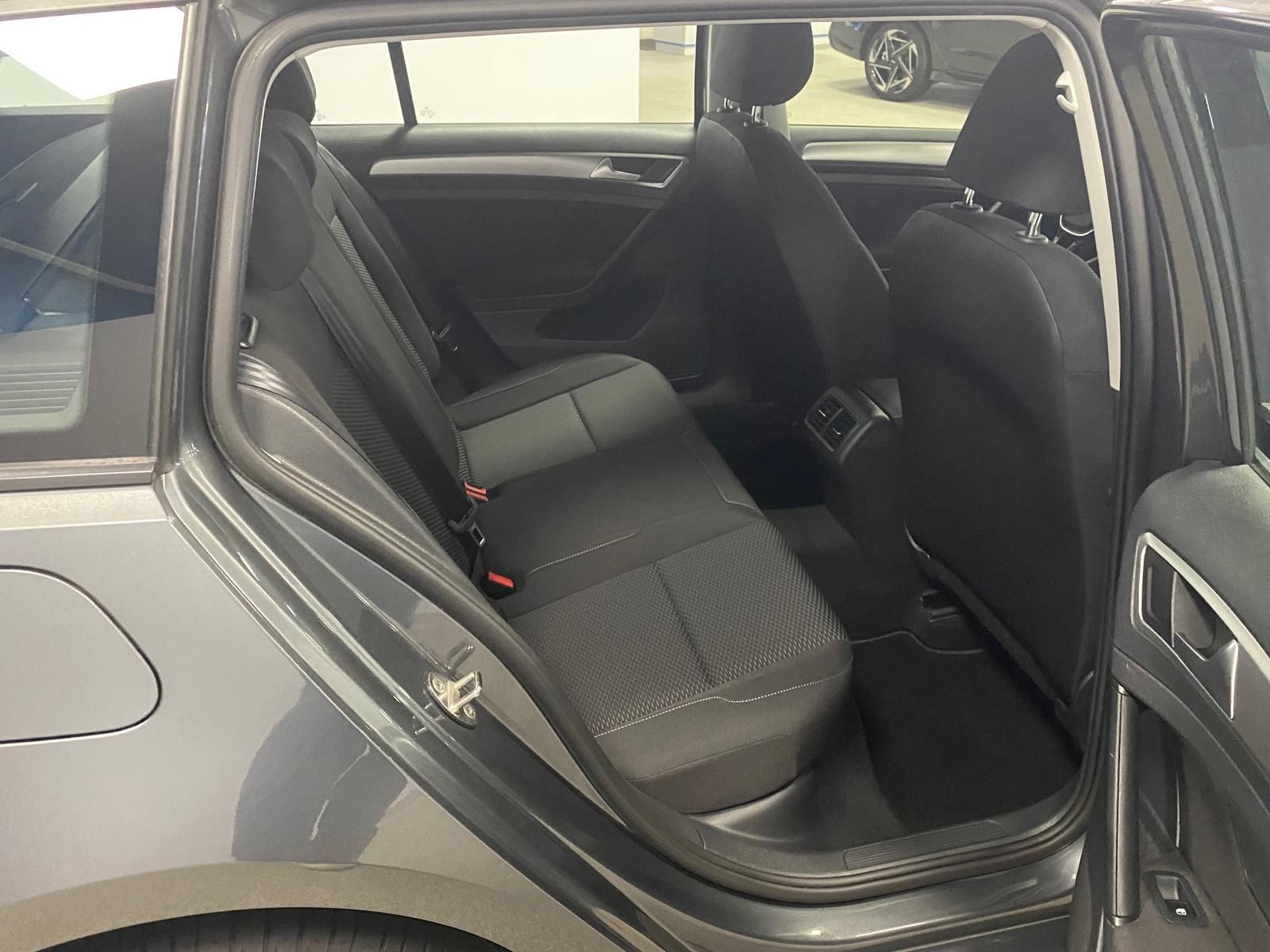 Fahrzeugabbildung Volkswagen Golf Variant 1.0 TSI Trendline BMT+KLIMA+PDC+LED