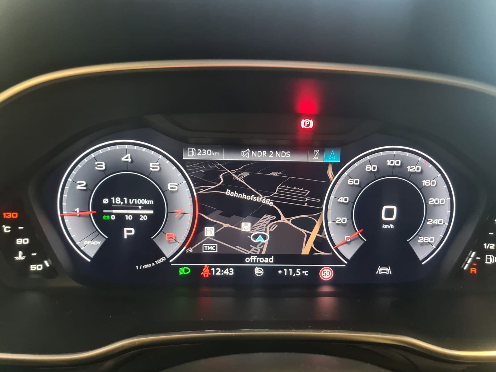 Fahrzeugabbildung Audi Q3 35 TFSI advanced / LED / AHK / KAMERA