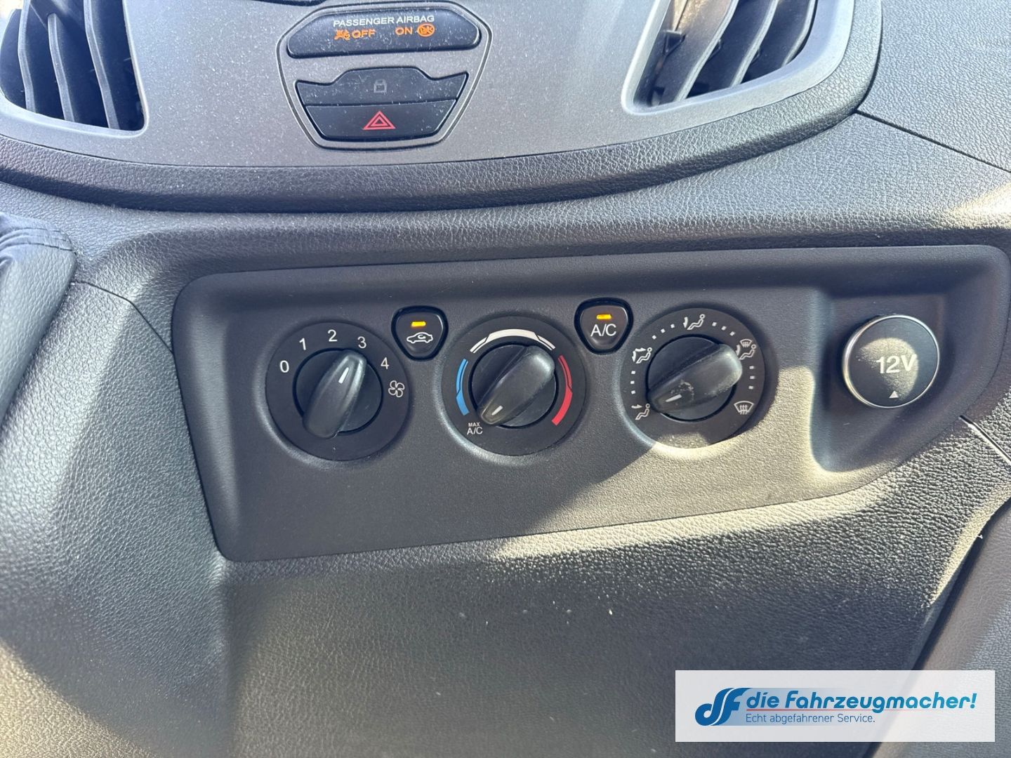 Fahrzeugabbildung Ford Transit Kombi 350 L3 2.2 TDCi DPF *4374 *KLIMA