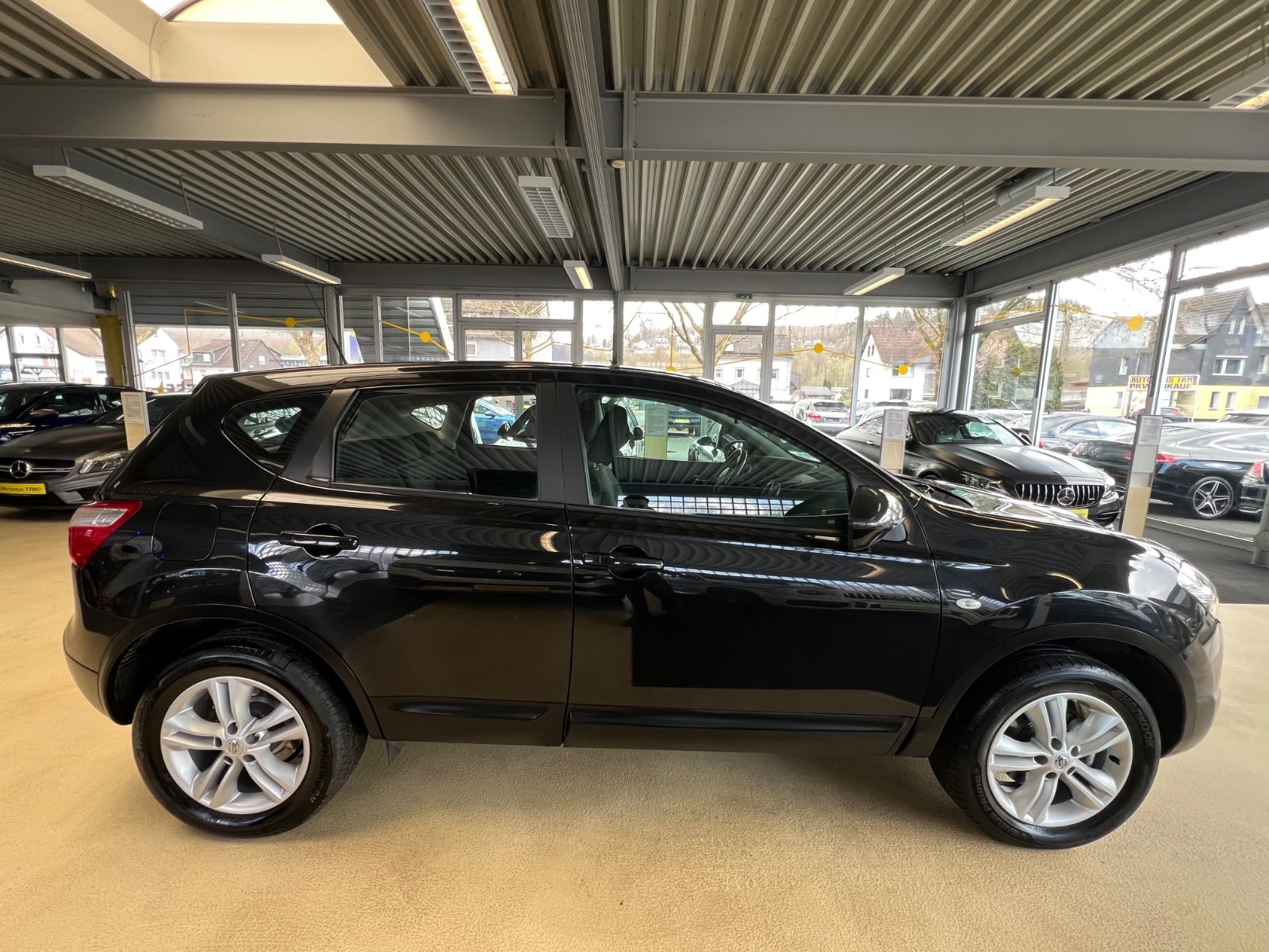 Fahrzeugabbildung Nissan Qashqai 2.0 Acenta *NAVI*RÜCKFAHRKAMERA*1.HAND*