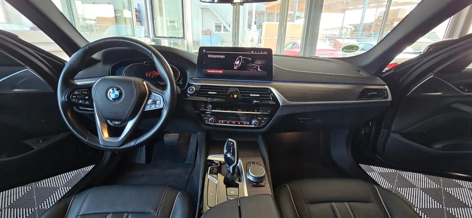 BMW 530 d xDrive Luxury Line/Garantie 05.28/Pano/AHK