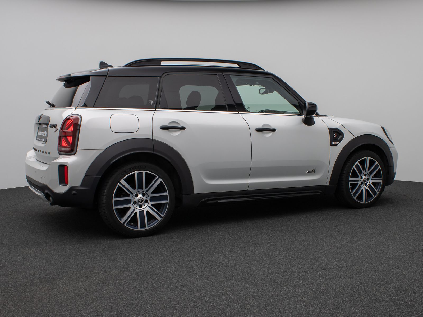 Fahrzeugabbildung MINI Cooper SD Countryman ALL4 HUD DAB Kamera 19Zoll