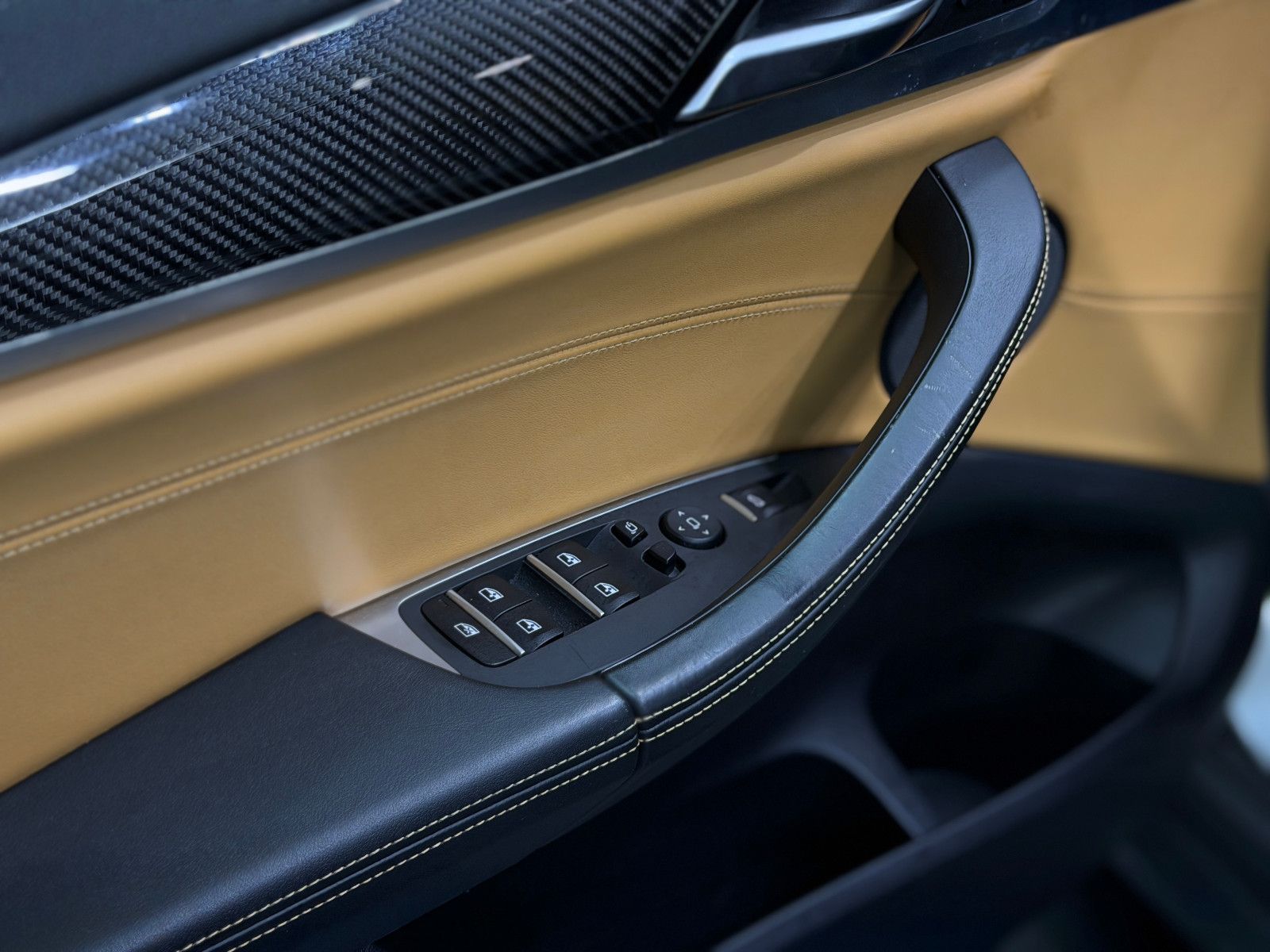 Fahrzeugabbildung BMW X3 M |H/K|HuD|PANO|LASER|INDIVIDUAL