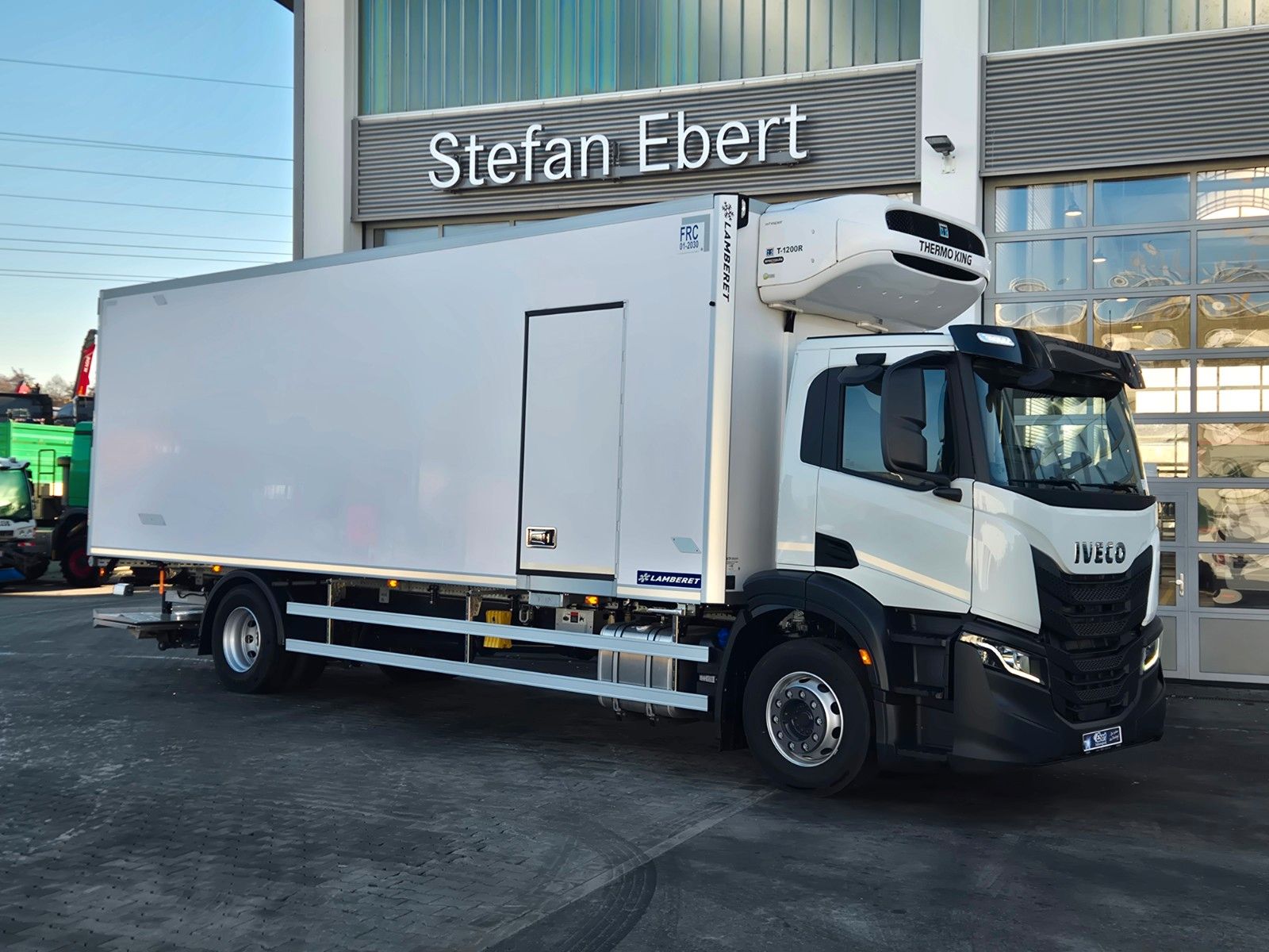 Fahrzeugabbildung Iveco S-Way 400 4x2 Kühlkoffer, LBW, Thermoking T1200R