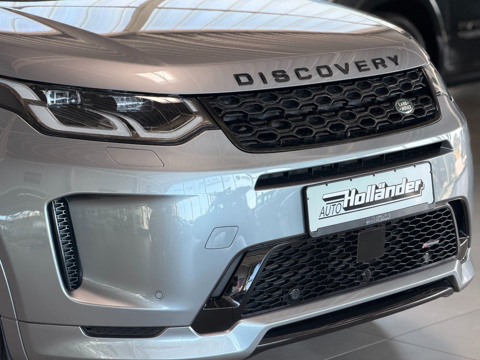 Fahrzeugabbildung Land Rover Discovery Sport 2.0 D 165 R-Dynamic SE AWD