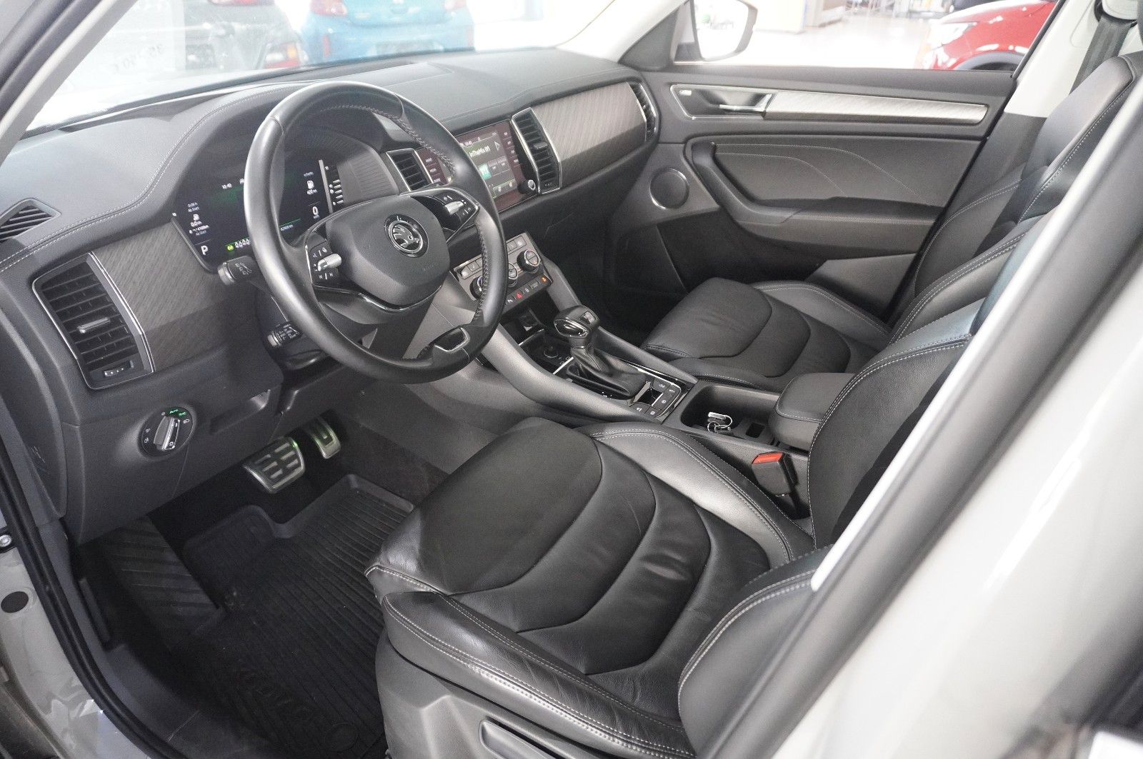 Fahrzeugabbildung SKODA Kodiaq 2.0 TSI STYLE 4X4 7-SITZ NAVI/KAMERA/AHK