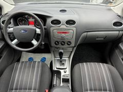 Fahrzeugabbildung Ford Focus Turnier 1.6 Style Automatik Klima PDC AHK