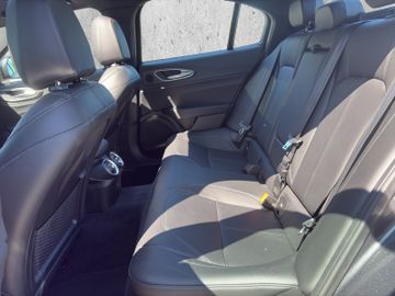 Alfa Romeo Giulia 2.0 Turbo 16V Ti Q4 +KeyLess+Pano+Kam.