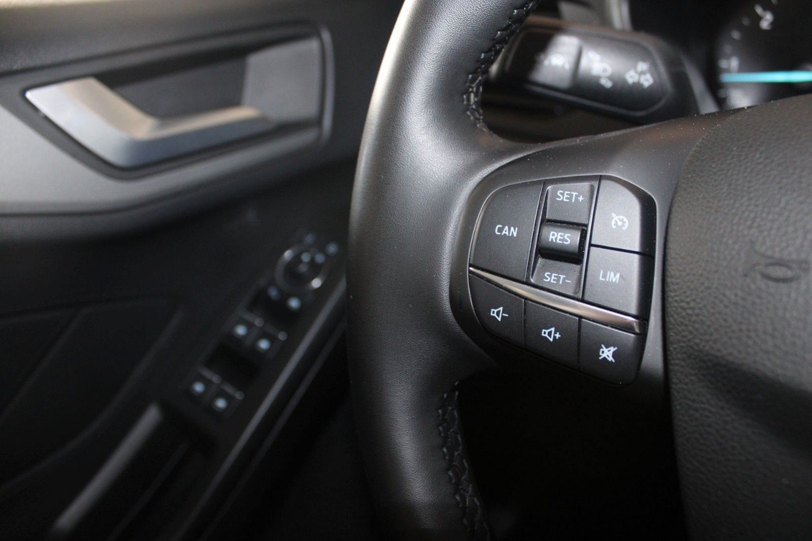 Fahrzeugabbildung Ford Focus Turnier Cool & Connect NAVI CAM WinterPak.