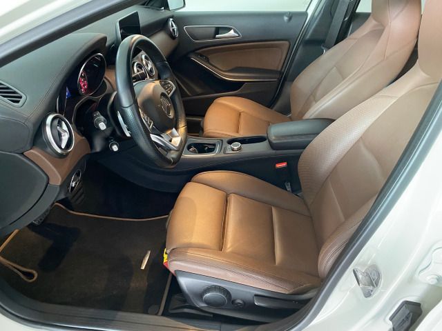 A 220 AMG Line 4Matic NAVI+LEDER+EXKLUSIV