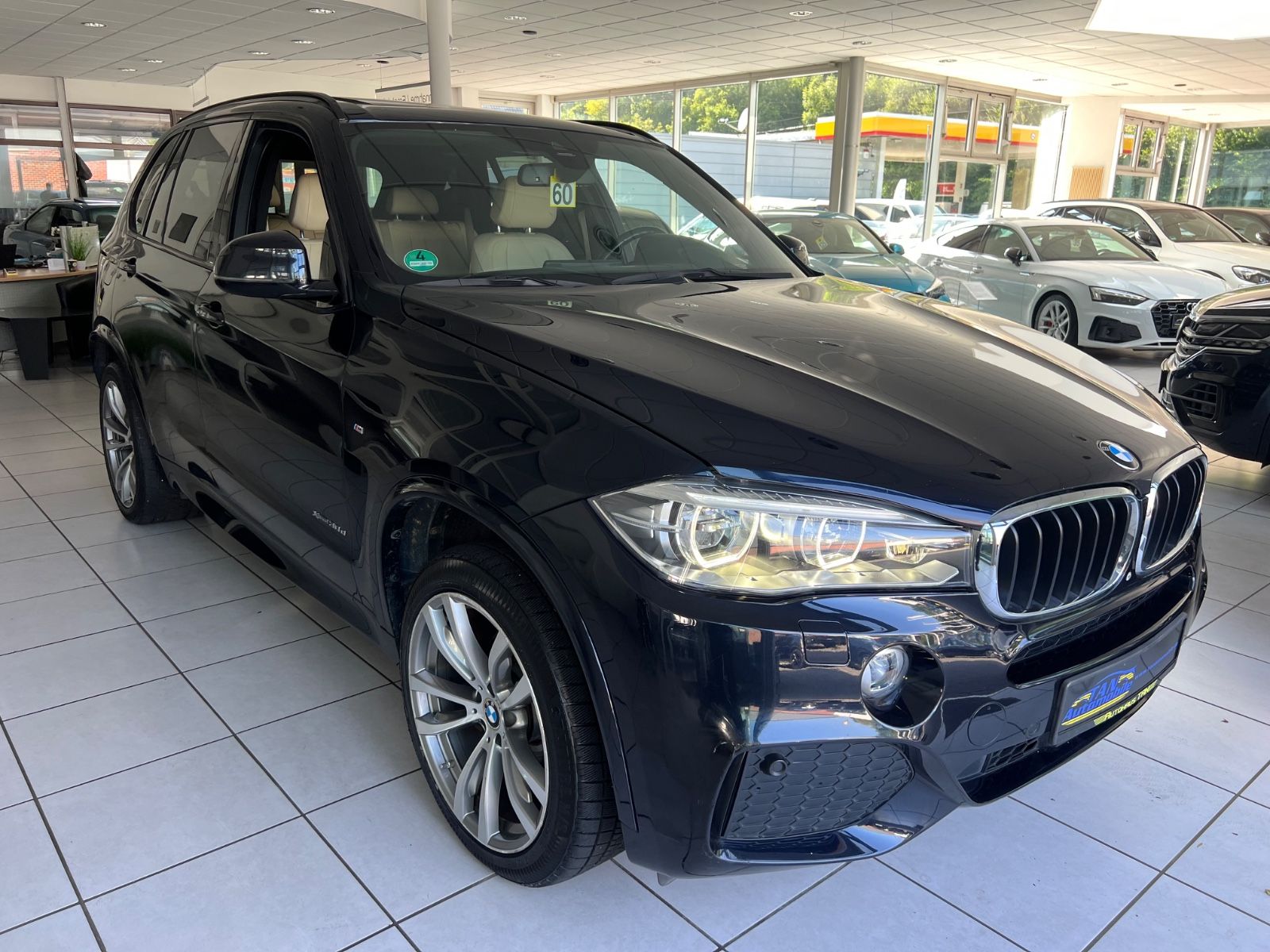 Fahrzeugabbildung BMW X5 xDrive 30 d M Sport Paket *PANO*SOFT-CLOSE*