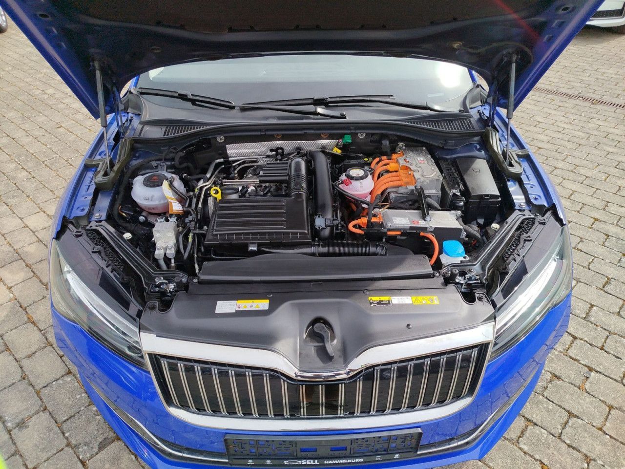 Fahrzeugabbildung SKODA Superb Combi Ambition iVTS115/1.4A6F, Navi