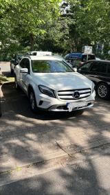 Mercedes-Benz Mercedes GLA 220 - Mercedes-Benz GLA 220: Limousine