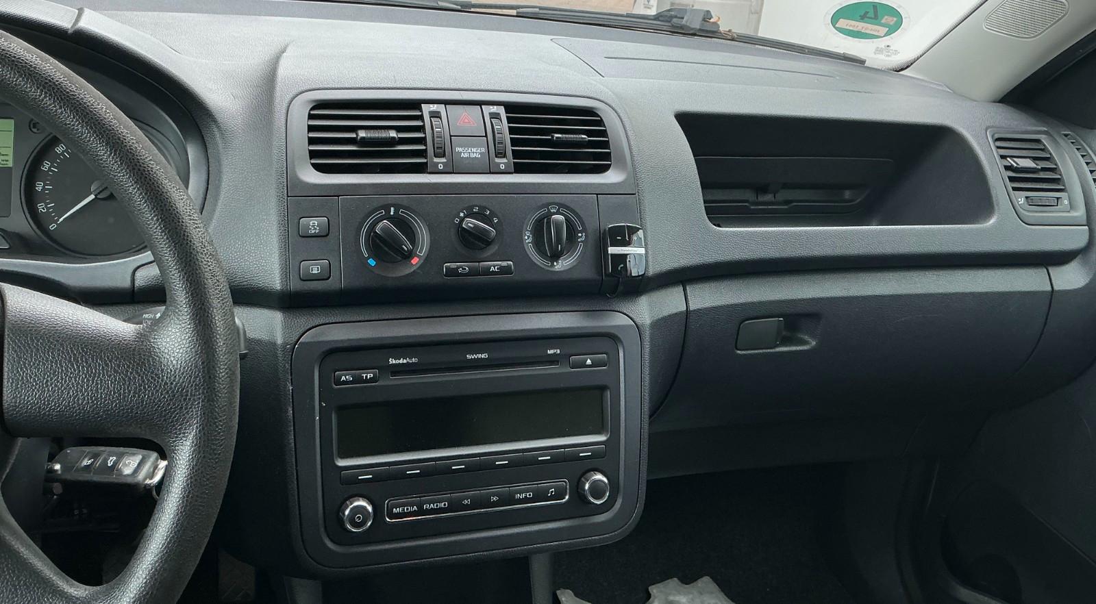 Skoda Fabia 2012 — photo 9