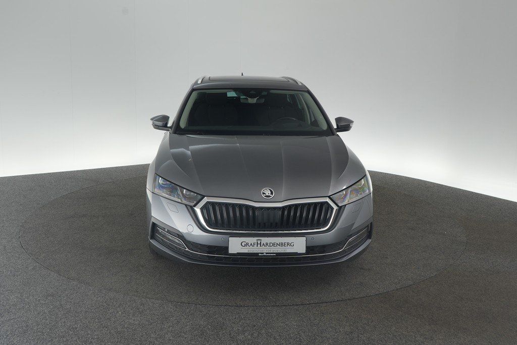 Skoda Octavia Combi 2.0 TDI DSG Style Matrix AHK ACC imagem 3