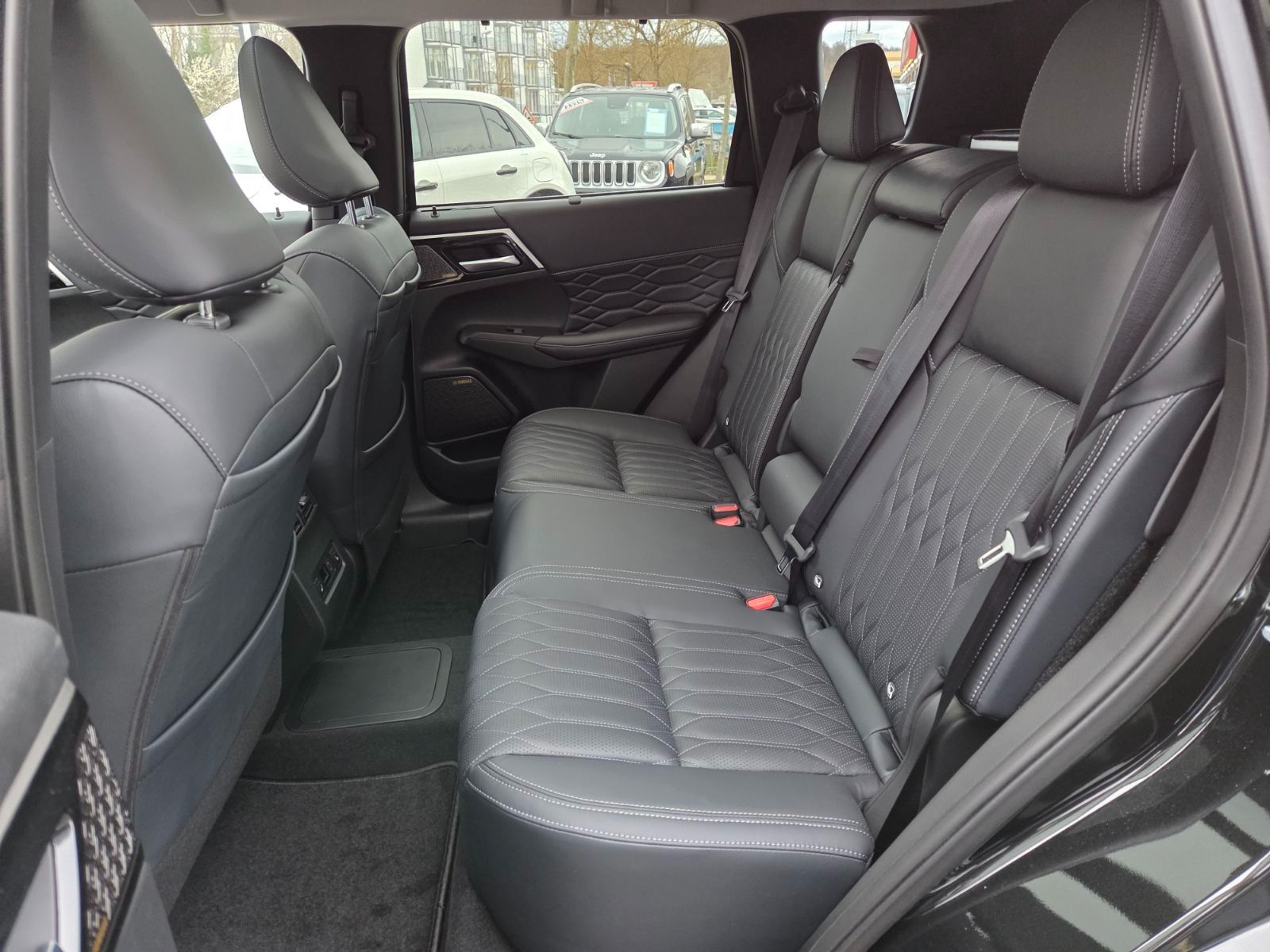Mitsubishi Outlander - Bild 12