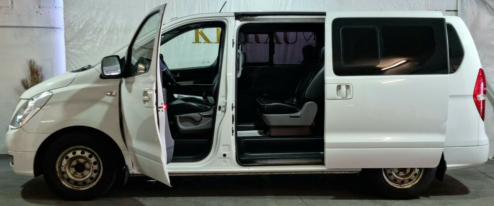 HYUNDAI H-1 Travel Premium 8-Sitzer Familienbus