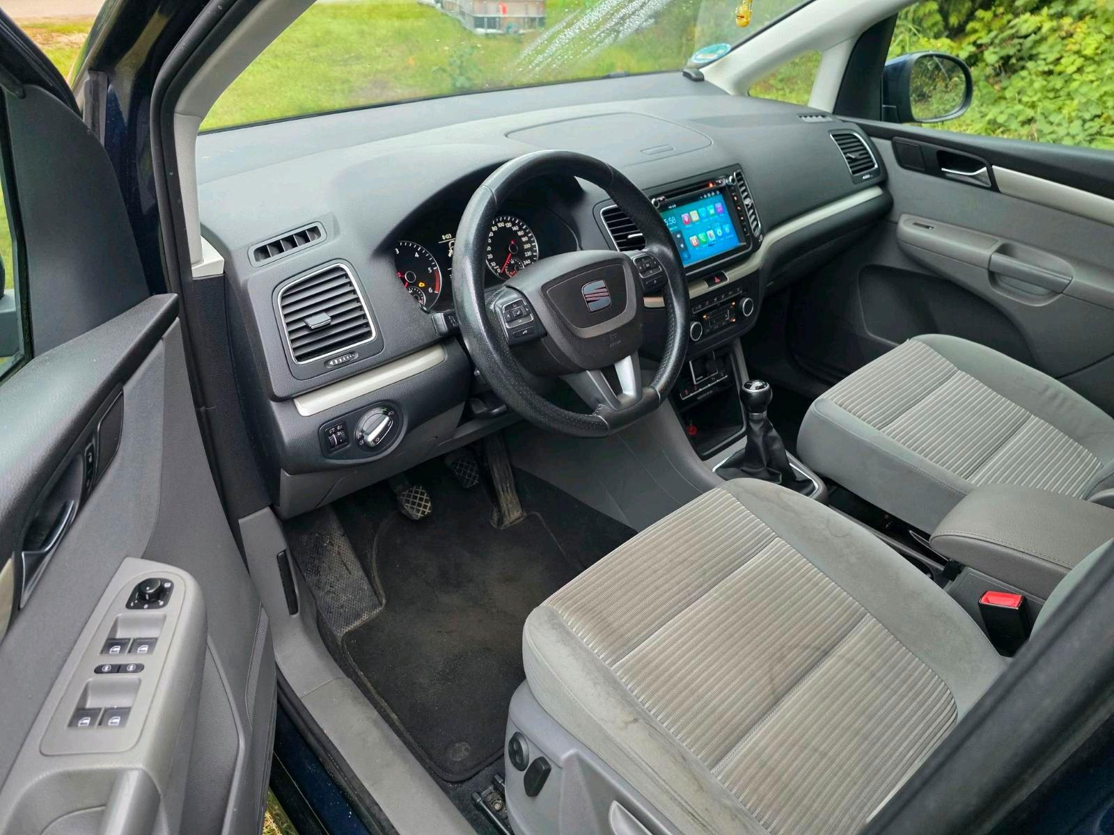 Seat Alhambra 2010 — photo 12