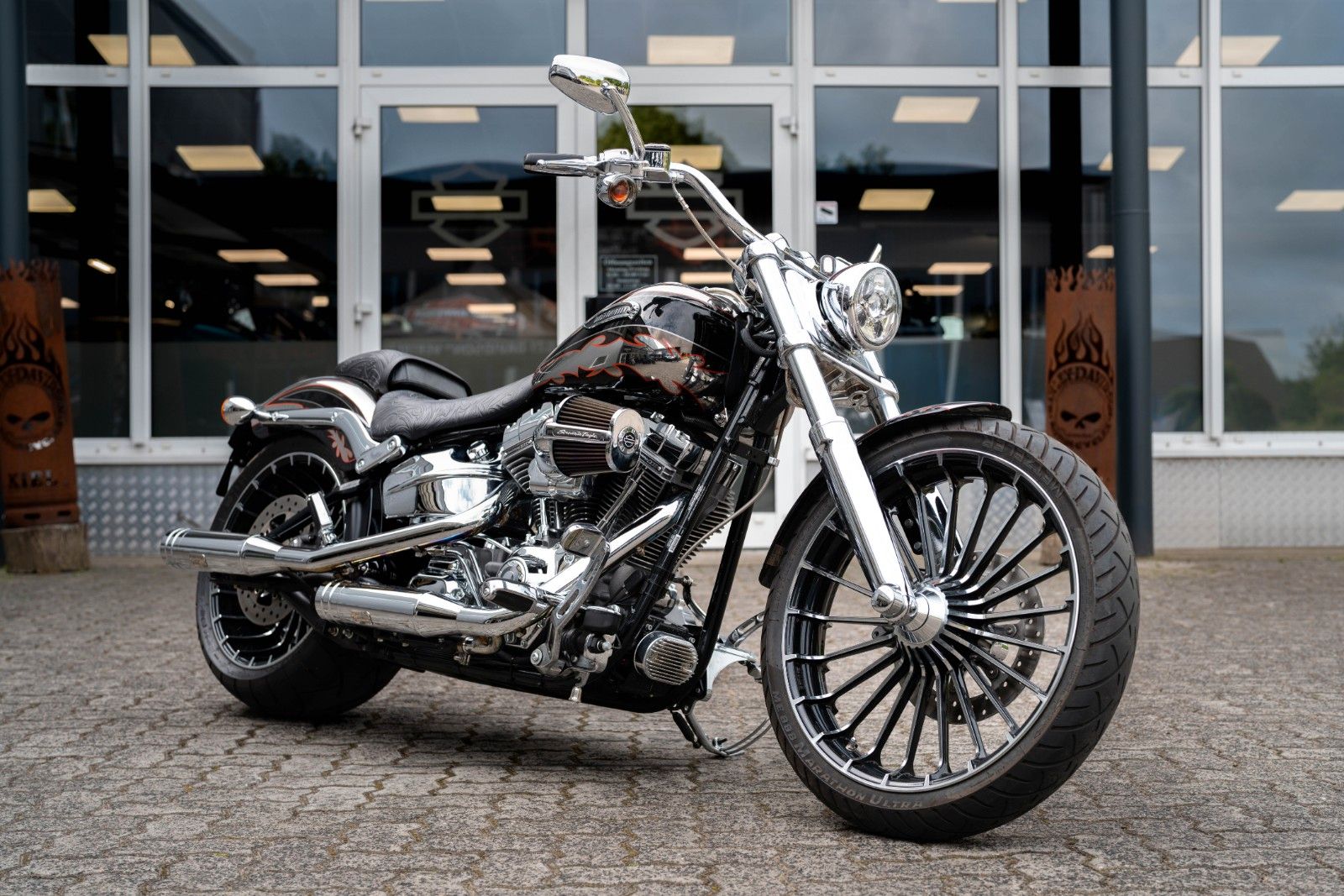 Fahrzeugabbildung Harley-Davidson FXSBSE CVO Breakout 110 cui - Twin Cam - Jekill