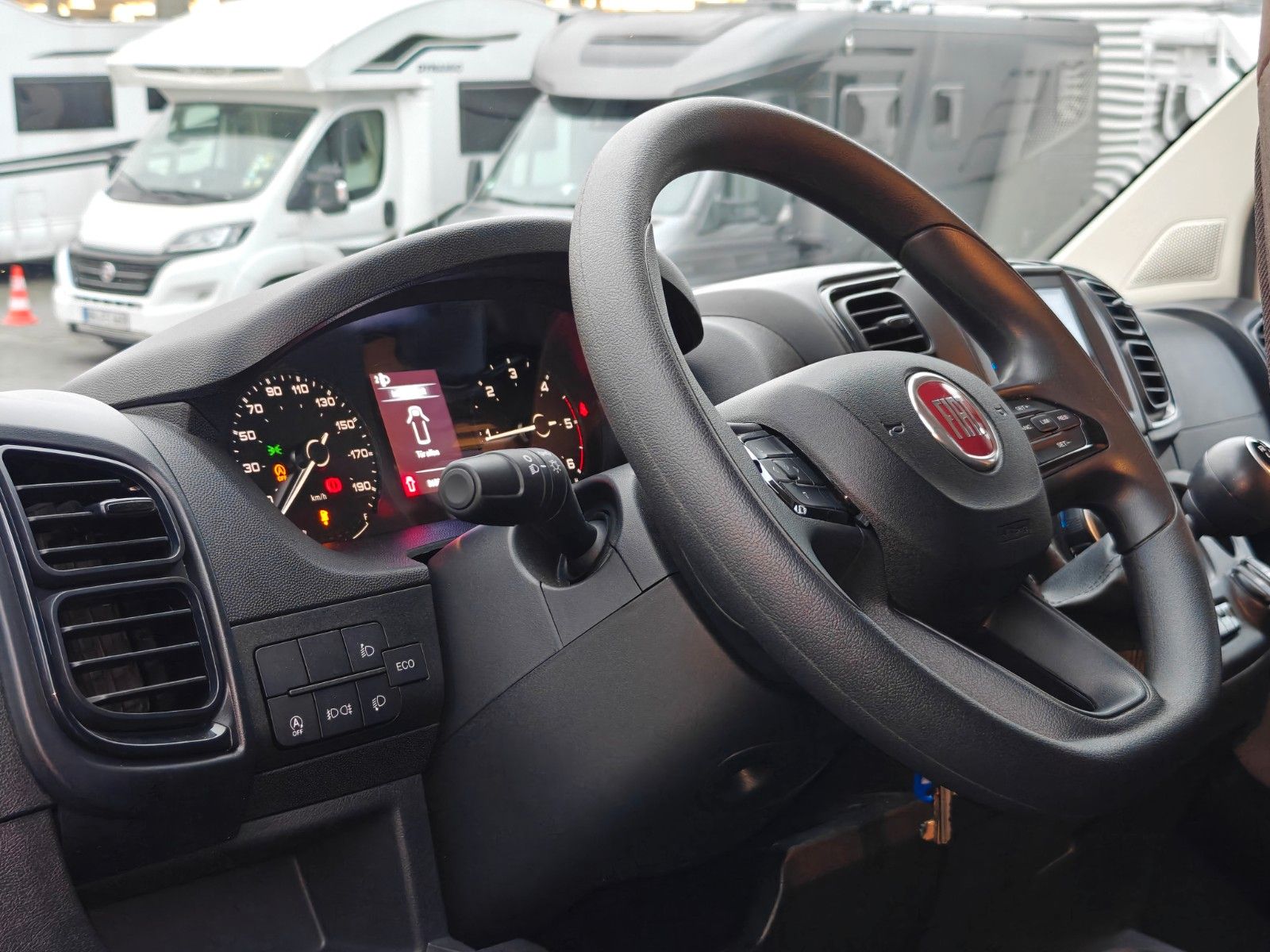 Fahrzeugabbildung Roller Team Livingstone Next 540 - SAT, TV, Solar, Kamera -