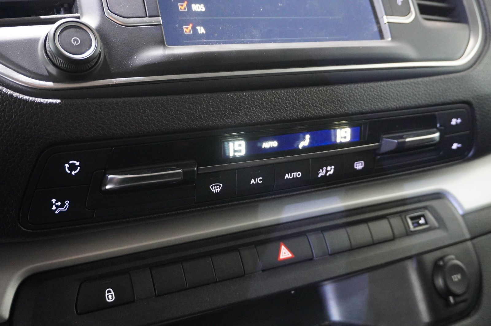 Fahrzeugabbildung Opel Zafira Life 2.0D "L" EDIT. 8-SITZE NAVI/LED/AHK