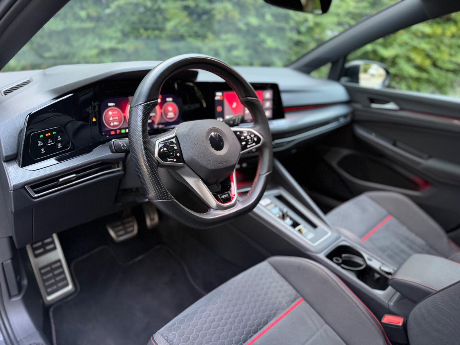 Volkswagen Golf VIII Lim. GTI Clubsport IQ Light 300PS, миниатюра 8