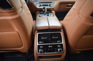BMW 740 - 11