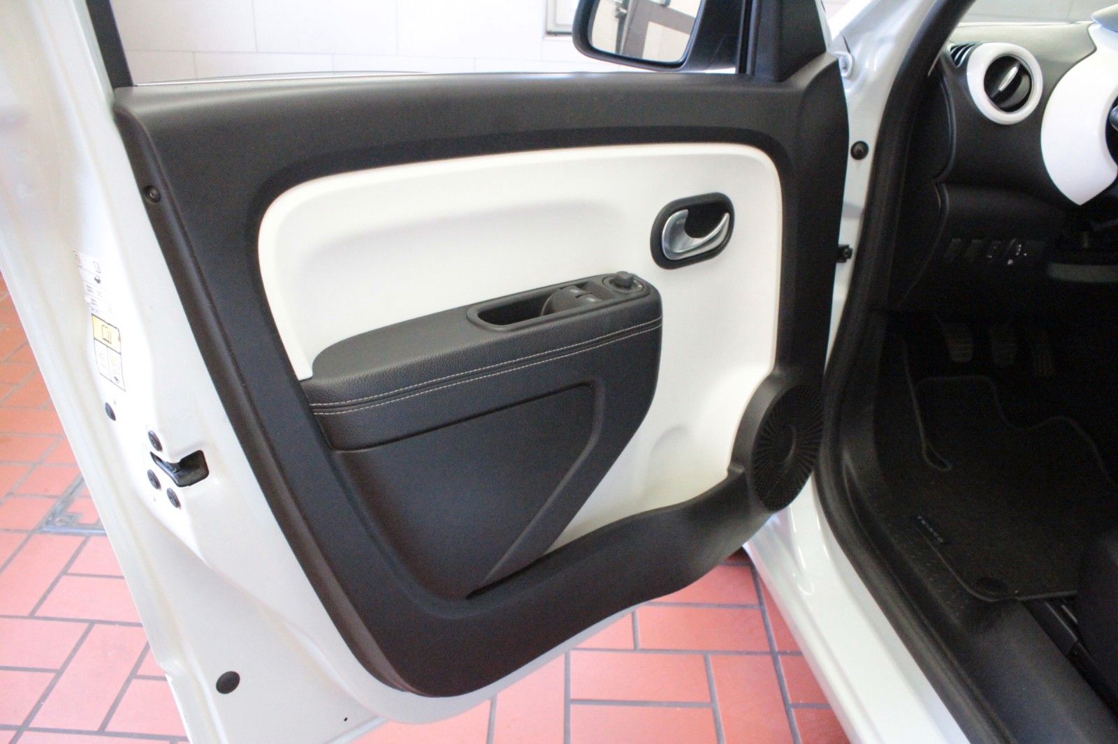 Fahrzeugabbildung Renault Twingo SCe65 Intens*Easy Link*Faltdach*