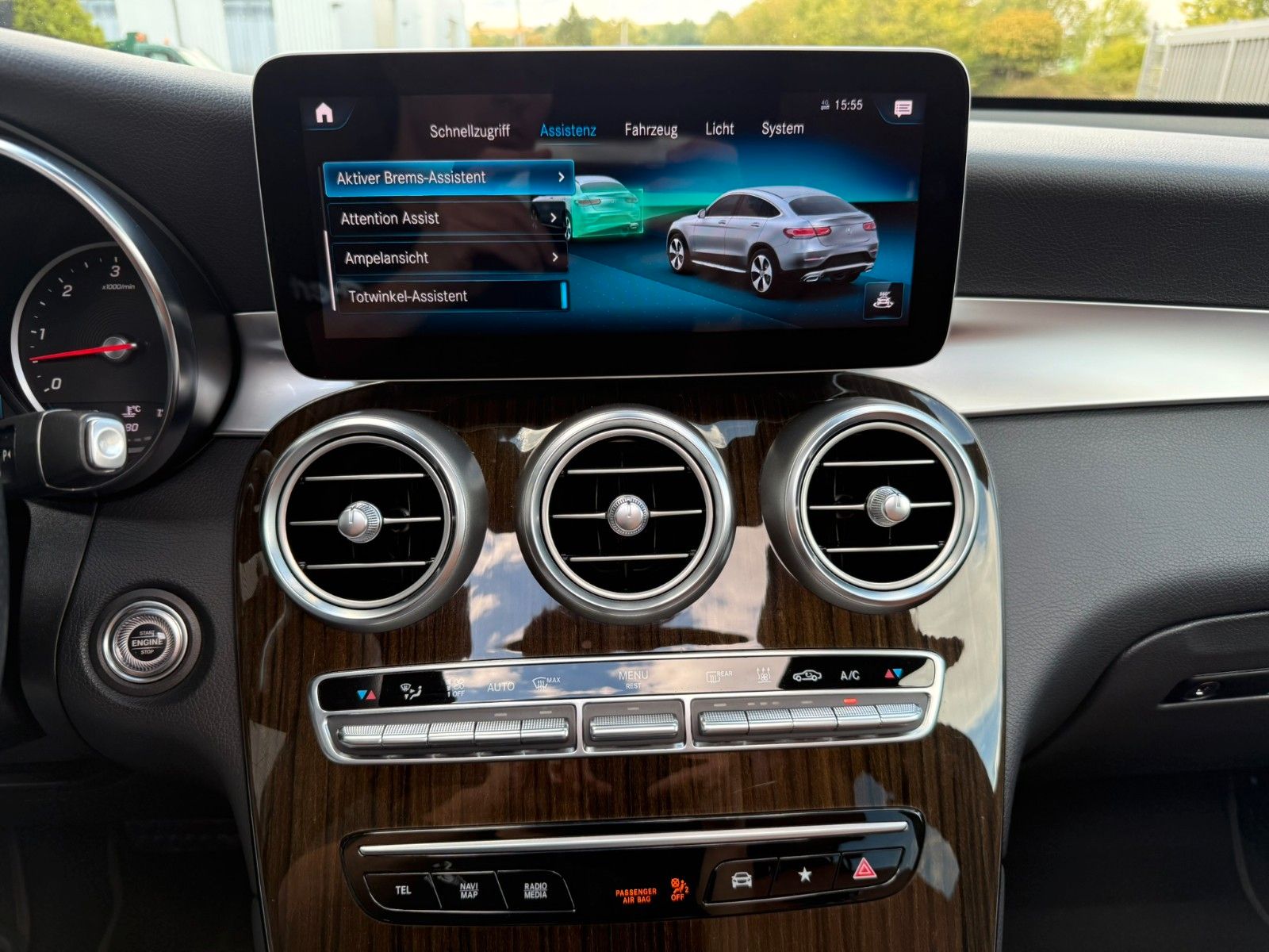 Fahrzeugabbildung Mercedes-Benz GLC 400d Coupe 4M Standh+Distr+AHK+Memory+ESD