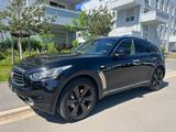 Infiniti QX70 30d S S - Infiniti aus 2013