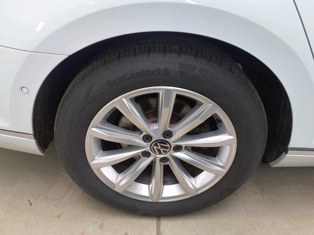 Volkswagen Passat Variant Elegance 2.0 TDI SCR AHK*PDC*RFK