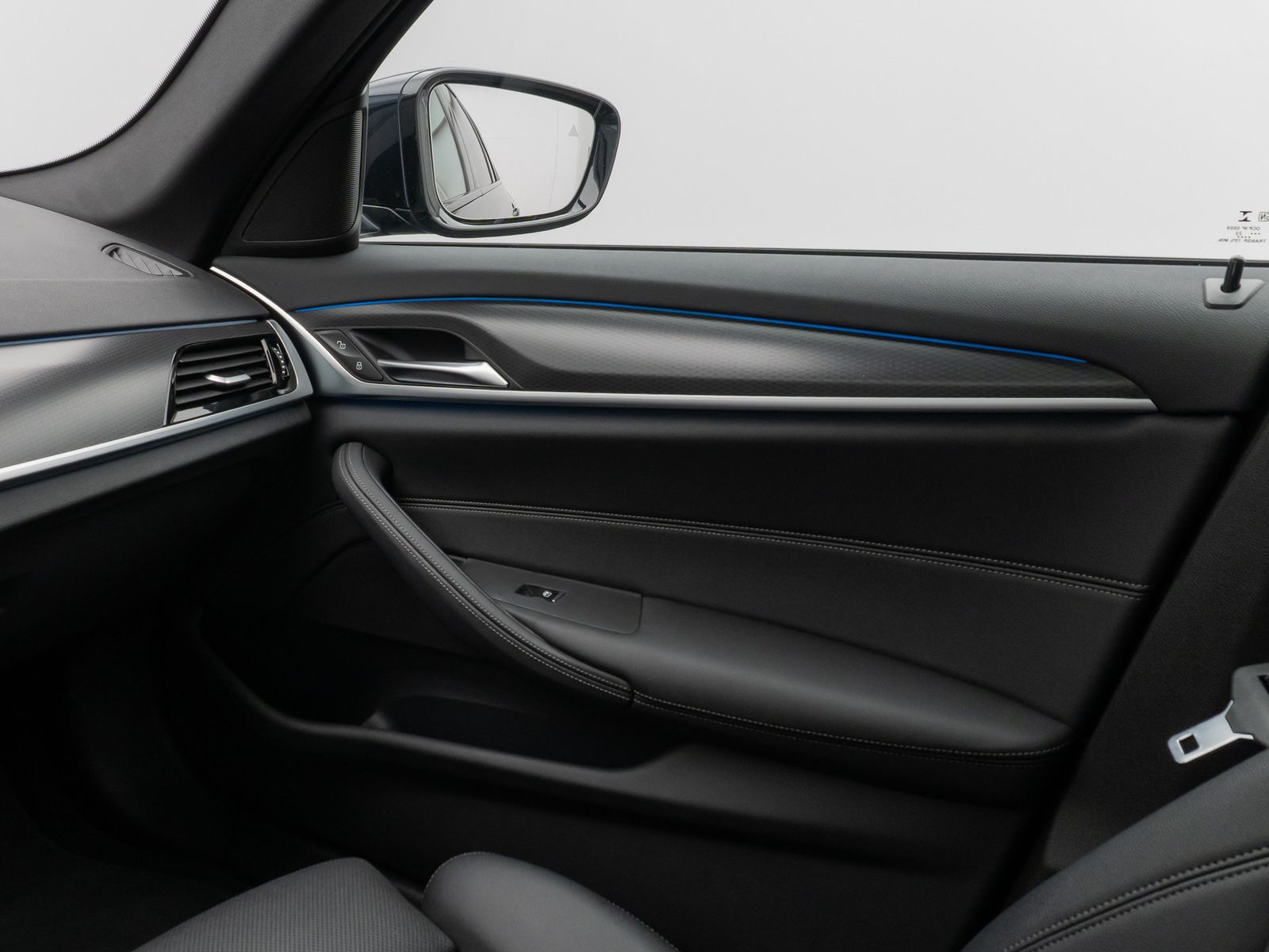 Fahrzeugabbildung BMW 530e M Sport Panorama Kamera DAB HiFi Alarm LED