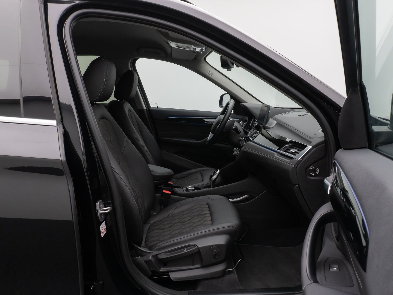 Fahrzeugabbildung BMW X1 sD18d xLine Parkassist HUD DAB Lenkrhzg Alarm