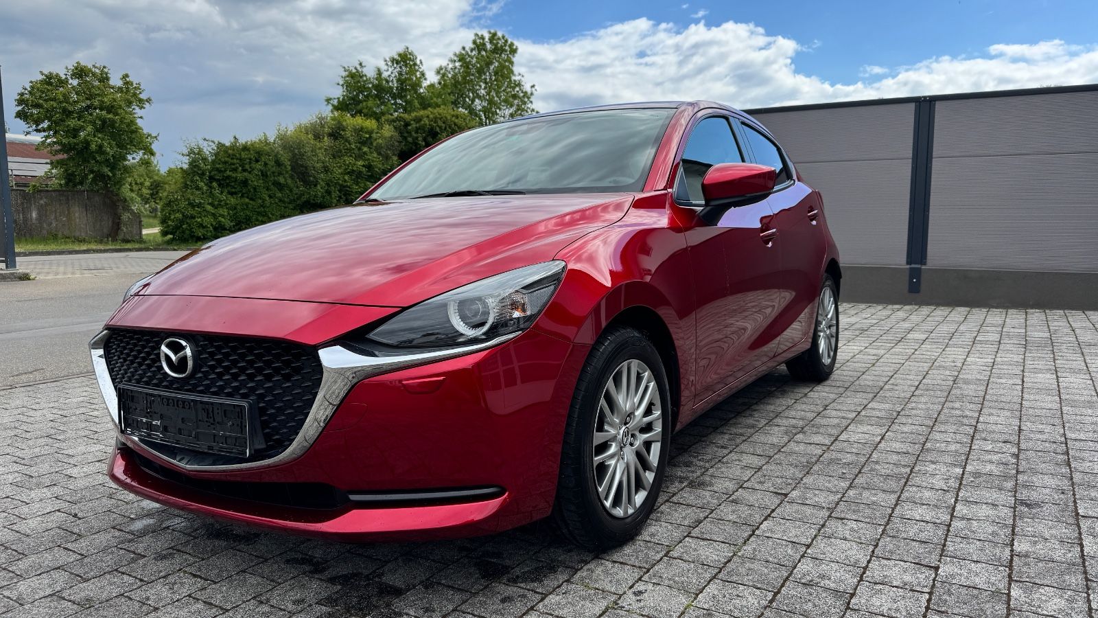 MAZDA 2