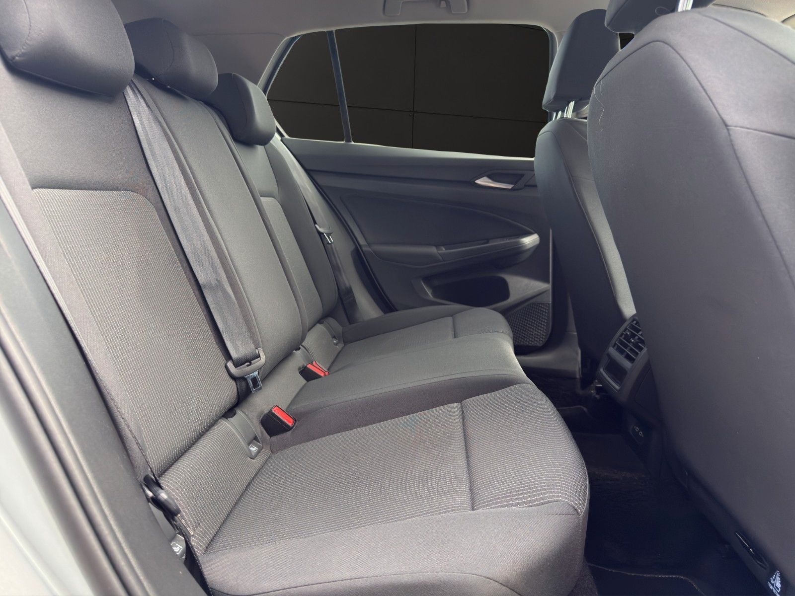 Fahrzeugabbildung Volkswagen Golf VIII Lim.*Bhz.Lenk*Virt.Cockpit*Carplay*LED