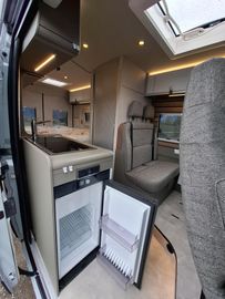 HYMER  ERIBA  HYMERCAR Yosemite 180 PS Maxi Solar Skyview AHK 2.Batt.