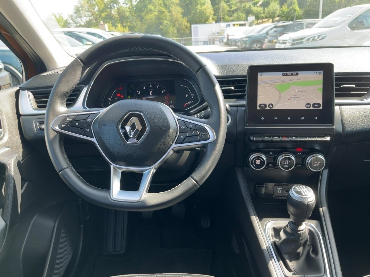 Fahrzeugabbildung Renault Captur INTENS TCe 90 - mit KI generiert/bearbeitet