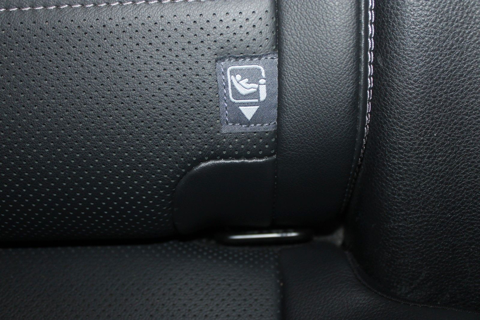 Fahrzeugabbildung Toyota RAV 4 4x2 Hybrid Lounge Aut. PANO LED LEDER ACC
